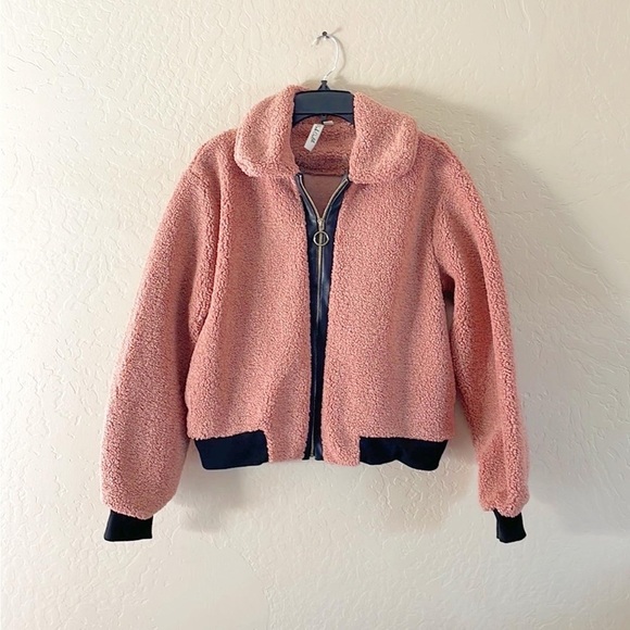 (5/$25 SALE ✅) Pink‎ Owl Pink Sherpa Zipup Jacket - Picture 1 of 9